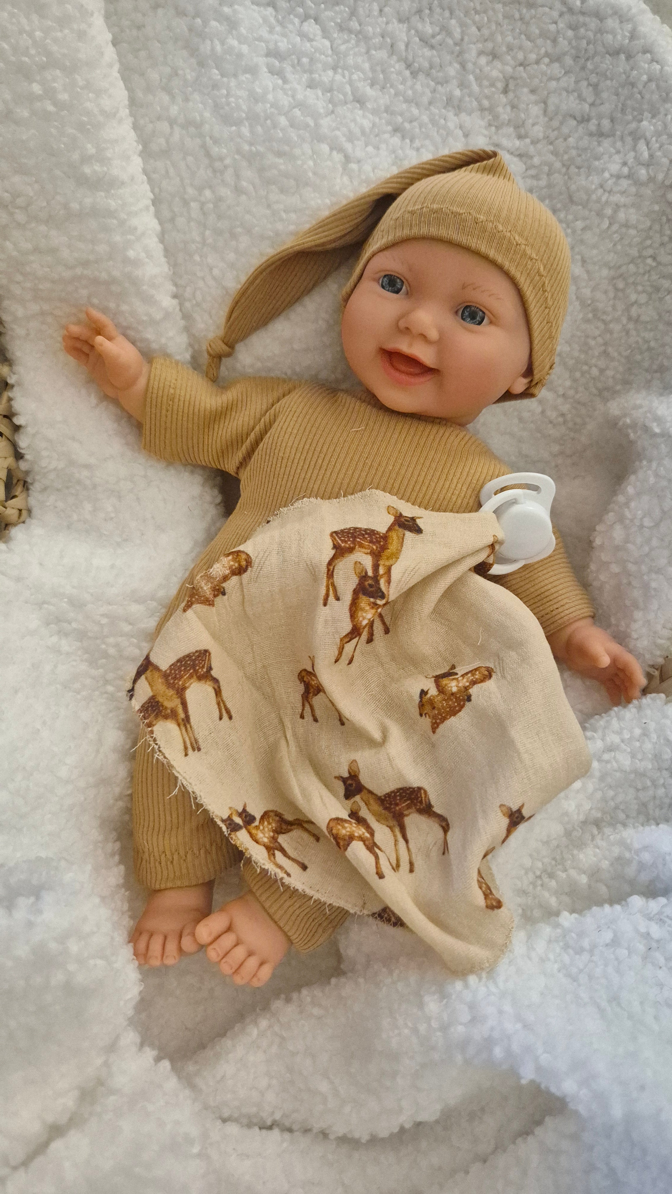 Coffret Poupon avec pyjama et doudou biche - poupon 30 - 32 cm