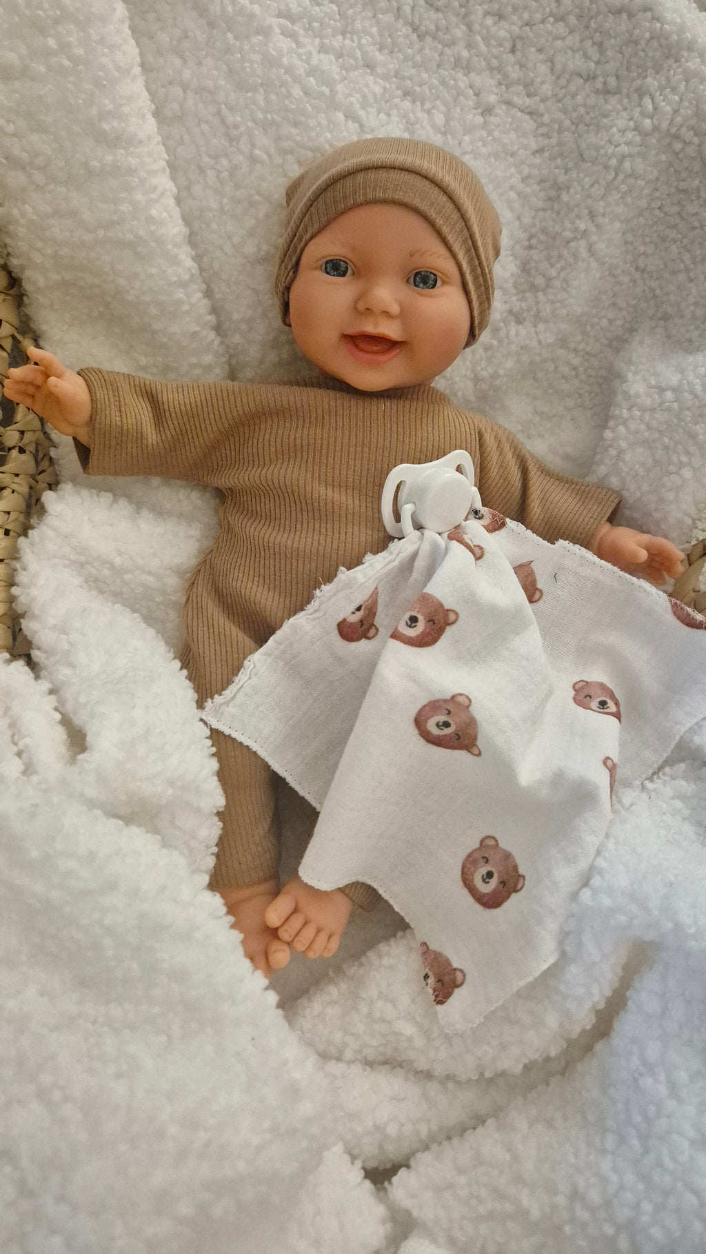 Coffret Poupon avec pyjama cacao et doudou ourson - poupon 30 - 32 cm