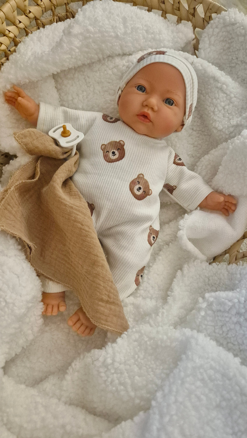 Coffret Poupon avec pyjama ourson - poupon 30 - 32 cm