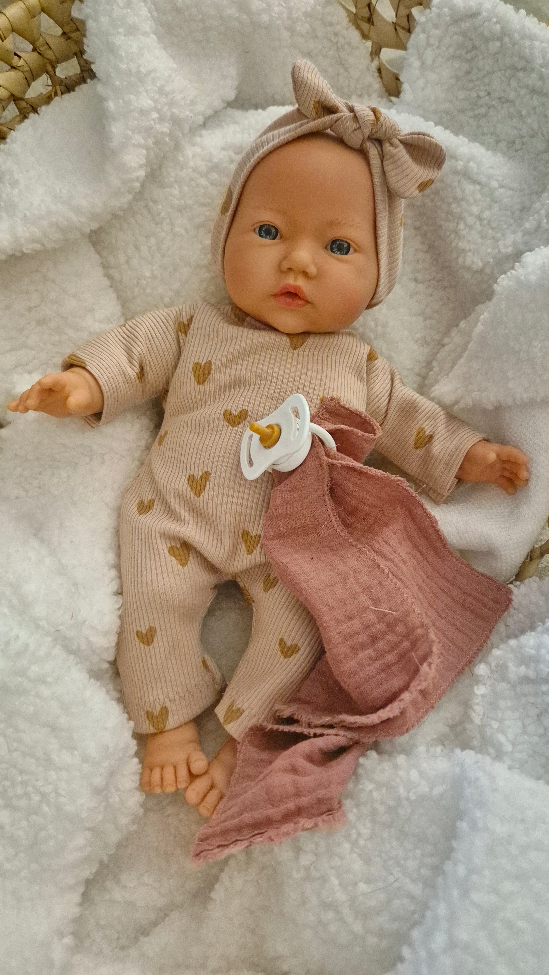 Coffret Poupon avec pyjama coeur rose nude - poupon 30 - 32 cm
